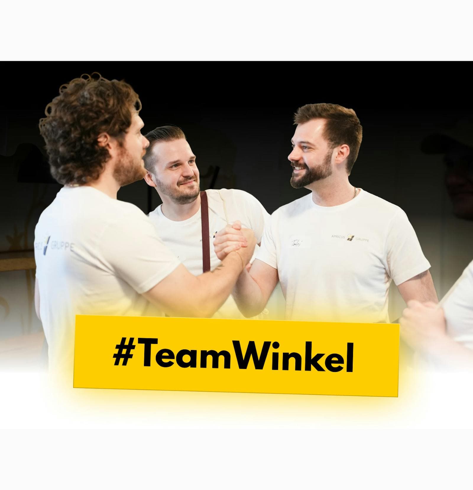 Winkel-Team begrüßt sich mit Handschlag #TeamWinkel